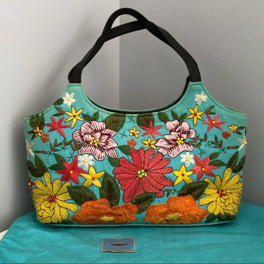 Santi Embroidered Floral Shoulder Bag